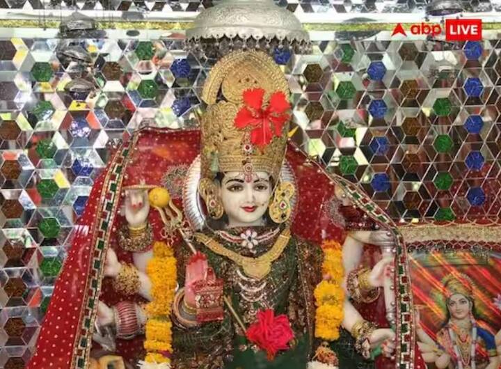 અખંડ જ્યોતને દક્ષિણ-પૂર્વ દિશામાં જ રાખવી જોઈએ. વાસ્તુશાસ્ત્ર અનુસાર પરિવારના સભ્યોનું સ્વાસ્થ્ય સારું રહે છે અને તેમને દરેક ક્ષેત્રમાં વિજય મળે છે.