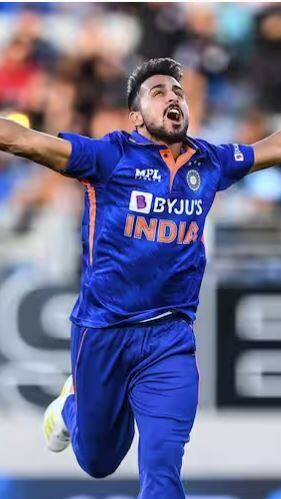 PHOTOS: IPL ਨੇ ਬਦਲੀ ਉਮਰਾਨ ਮਲਿਕ ਦੀ ਕਿਸਮਤ, ਜਾਣੋ ਕਿਵੇਂ ਟੀਮ ਇੰਡੀਆ ਨੂੰ ਮਿਲਿਆ ਸਭ ਤੋਂ ਤੇਜ਼ ਗੇਂਦਬਾਜ਼