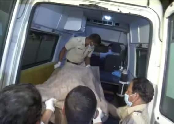 Mumbai Lalbaug Crime : 'मी आईची हत्या केली नाही, फक्त तिचे तुकडे केले'; खून केल्यानंतर मुलीची न्यायालयात कबुली Mumbai Lalbaug Crime : 'मी आईची हत्या केली नाही, फक्त तिचे तुकडे केले'; खून केल्यानंतर मुलीची न्यायालयात कबुली