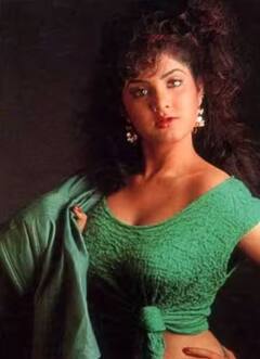 Divya Bharti Death Story : ਜਦੋਂ ਮੌਤ ਤੋਂ ਬਾਅਦ ਇਨ੍ਹਾਂ ਲੋਕਾਂ ਦੇ ਸੁਪਨਿਆਂ 'ਚ ਆਉਂਦੀ ਸੀ ਦਿਵਿਆ ਭਾਰਤੀ, ਅਦਾਕਾਰਾ ਦੀ ਮਾਂ ਨੇ ਖੋਲ੍ਹਿਆ ਸੀ ਰਾਜ਼
