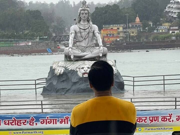 जिसकी तस्वीरें भी आरोपी किरण पटेल ने अपने सोशियल मिडिया के साथ ट्वीटर अकाउंट में भी शेयर की है. वहीं मामले में ADG वी मुरुगेशन का बयान आया है.