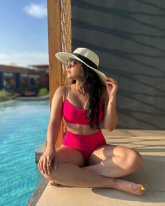 पिंक बिकिनी में Killer लगीं सुमोना चक्रवर्ती, फैन बोला- ‘कपिल शर्मा ने इस अवतार में नहीं देखा वरना इतनी बुराई नहीं करते’