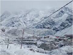 केदारनाथ में एक सप्ताह से रुक नहीं रही बर्फबारी, चारधाम यात्रा की तैयारियों में बनी बाधा