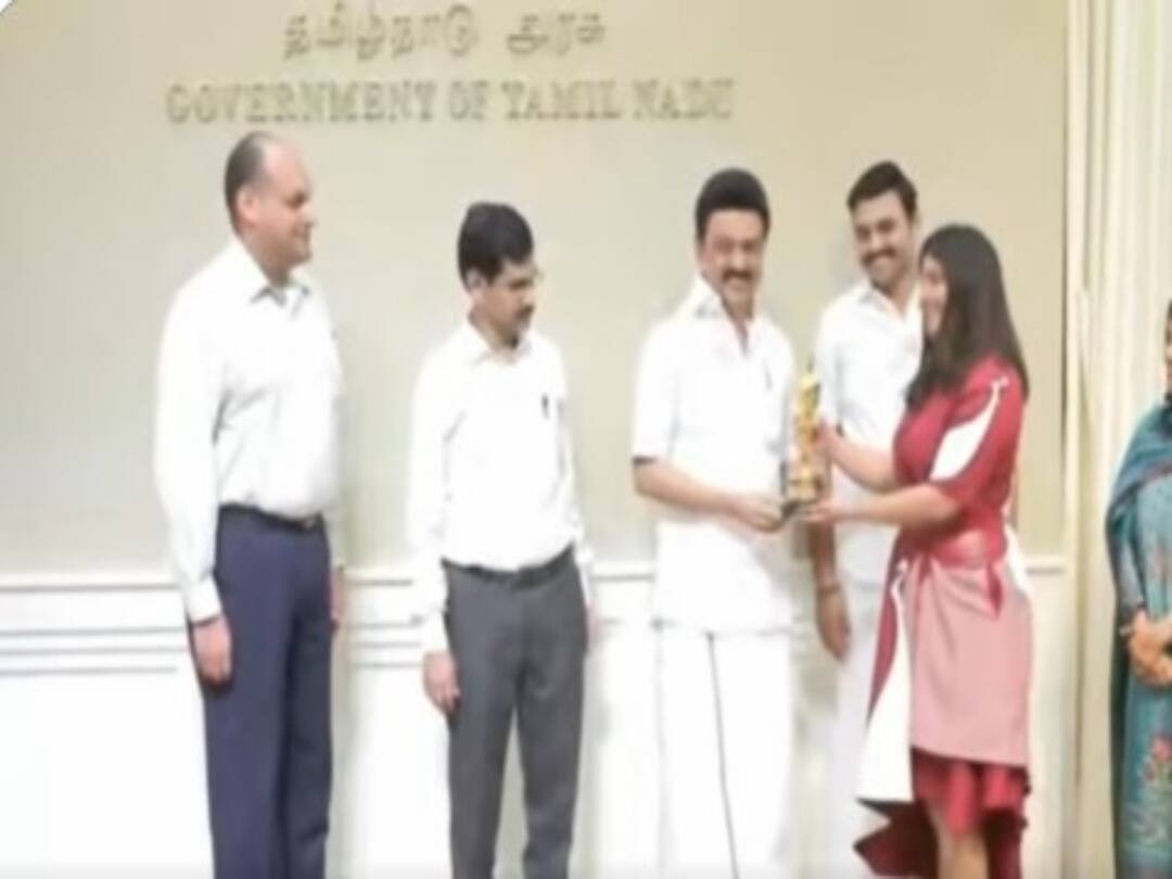 CM Stalin :  ஆஸ்கர் வென்ற ’The Elephant Whisperers' : இயக்குநருக்கு ரூ.1 கோடி ஊக்கத்தொகை வழங்கிய முதல்வர் ஸ்டாலின்...!