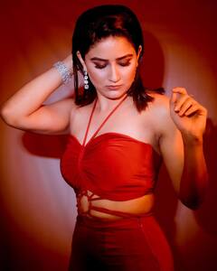 Vaidehi Parashurami Latest Photos: सोज्वळ चेहरा आणि निखळ अभिनय; वैदेही परशुरामी ग्लॅमर्स अदा; पाहा फोटो