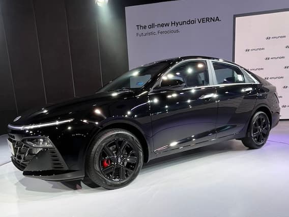 New Hyundai Verna 2023: 10.89 लाख रुपये की शुरुआती कीमत पर लॉन्च हुई नई हुंडई वरना, जानें किन खूबियों से लैस है कार New Hyundai Verna 2023: 10.89 लाख रुपये की शुरुआती कीमत पर लॉन्च हुई नई हुंडई वरना, जानें किन खूबियों से लैस है कार