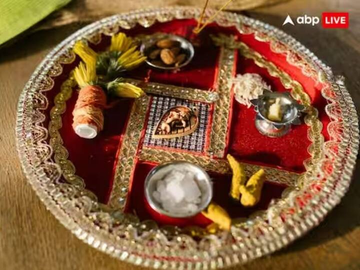 નવરાત્રીના નવમા દિવસે કન્યાઓને દક્ષિણા આપવાથી દેવી પ્રસન્ન થાય છે. એવું માનવામાં આવે છે કે તેનાથી ઘરના વાસ્તુ દોષ દૂર થાય છે અને ઘરમાં સુખ-શાંતિ આવે છે.