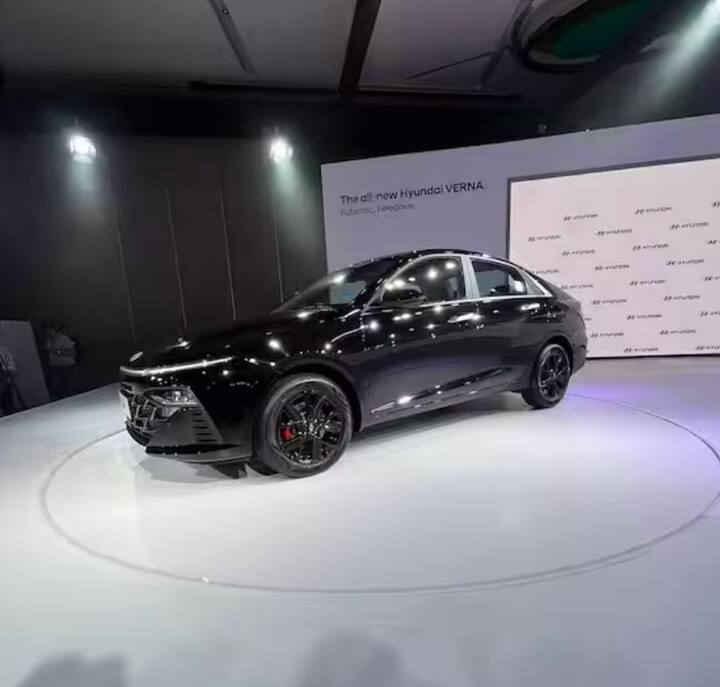 Hyundai Verna sedanને કંપની દ્વારા ADAS લેવલ 2 ફીચર્સ સાથે રજૂ કરવામાં આવી છે, જે આ સેગમેન્ટની અન્ય કોઈ કારમાં ઉપલબ્ધ નથી. જેનો અર્થ છે કે આ સુવિધા મેળવનારી તે પ્રથમ કાર બની છે.
