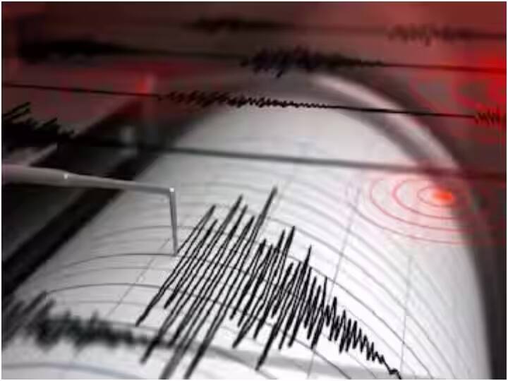 Earthquake in Delhi NCR shock waves felt across Noida Delhi NCR Earthquake: દિલ્હી એનસીઆરમાં ભૂકંપના આંચકા અનુભવાયા