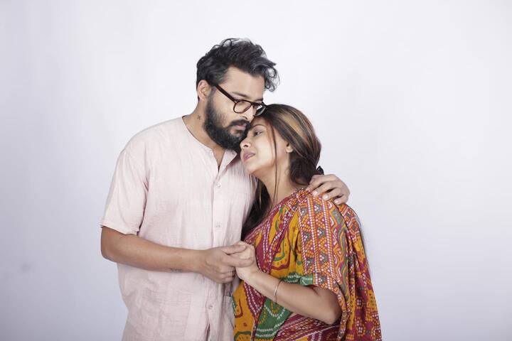 গল্পে উঠে এসেছে চিত্তরঞ্জন করের পেশাগত জীবন ও পারিবারিক জীবনের টানাপোড়েন।