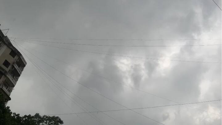 राज्याच्या अनेक ठिकाणी अवकाळी पाऊस पडत आहे.