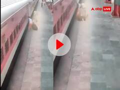 Watch: मुंबई में ट्रेन में चढ़ते समय फिसला यात्री, RPF कांस्टेबल ने सूझबूझ से बचाई जान, देखें वीडियो