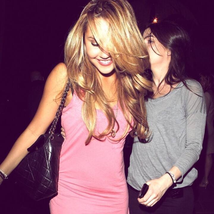 मानसिक बिमारी से जूझ रही अमेरिकी स्टार अमांडा बायन्स की बिना कपड़ों में सड़कों पर घूमने की खबरों ने सबको हैरत में डाल दिया है.