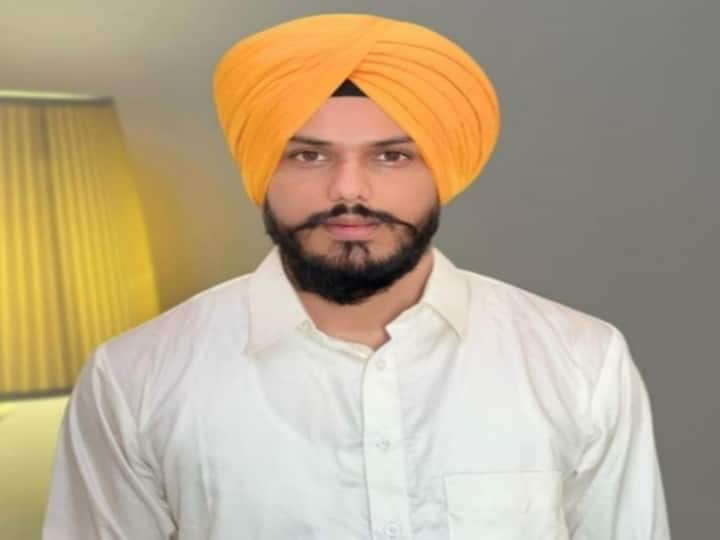 Amritpal Singh Case Alert from Pakistan to Nepal border police have no clue weapons rifles recovered Khalistan Movement Amritpal Singh Case: अमृतपाल की गिरफ्तारी के लिए पाकिस्तान से लेकर नेपाल बॉर्डर तक अलर्ट, पुलिस के हाथ कोई सुराग नहीं