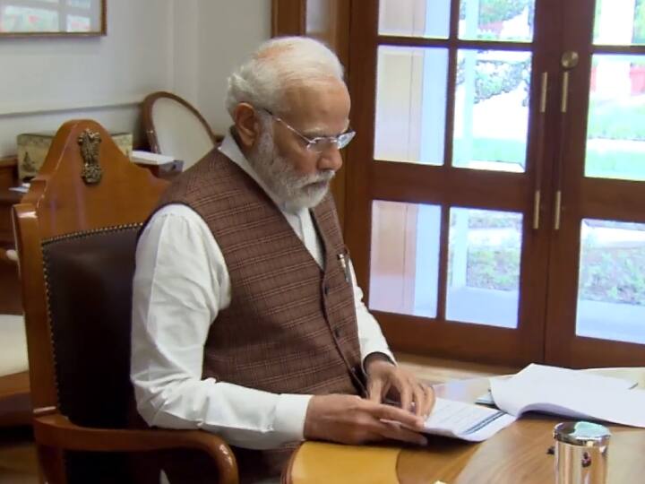 Covid-19 Review Meeting: PM Modi stresses to follow respiratory hygiene, adherence to Covid-appropriate behaviour: Statement Covid-19 Review Meeting: કોવિડ-19 અને ઈન્ફલ્યુએન્ઝાના વધતાં કેસને લઈ PM મોદીએ ઉચ્ચ સ્તરીય બેઠક કરી, જાણો શું કરી અપીલ