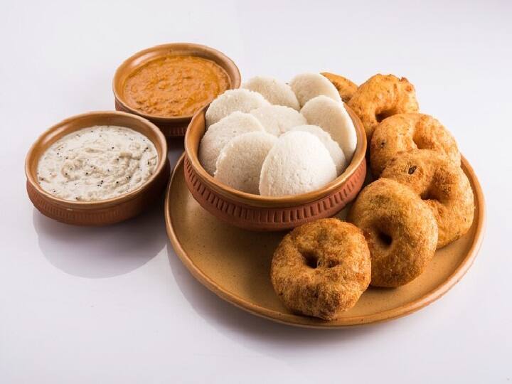 Smart ways to reuse leftover idli healthy breakfast will be ready in minutes Leftover Idli Recipes: बची हुई इडली को दोबारा इस्तेमाल करने के स्मार्ट तरीके, मिनटों में हो जाएगा हेल्दी नाश्ता तैयार