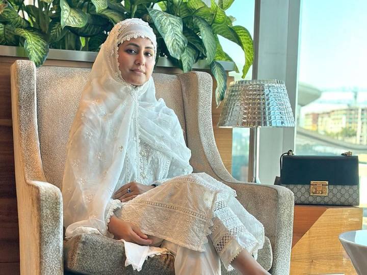 Hina Khan is brutally trolled for performing umrah in mecca people reminds her glamorous dressing style उमराह करने गईं Hina Khan पर फूटा लोगों का गुस्सा, एक्ट्रेस को पड़े ताने, कहा- ‘100 चूहे खाकर बिल्ली चली हज’