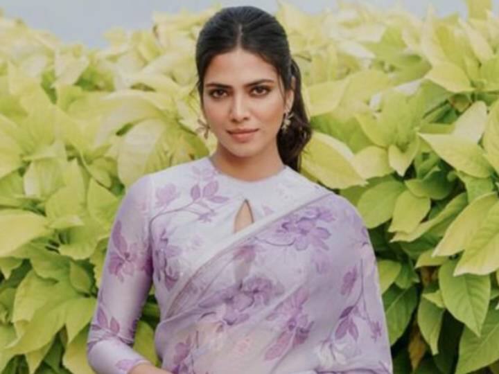 Actress  Malavika mohanan tweet about her telugu debut movie Malavika Mohanan: ”நான் இரண்டாவது ஹீரோயினா?” - ட்விட்டரில் கொந்தளித்த மாளவிகா மோகனன்.. என்ன நடந்தது?