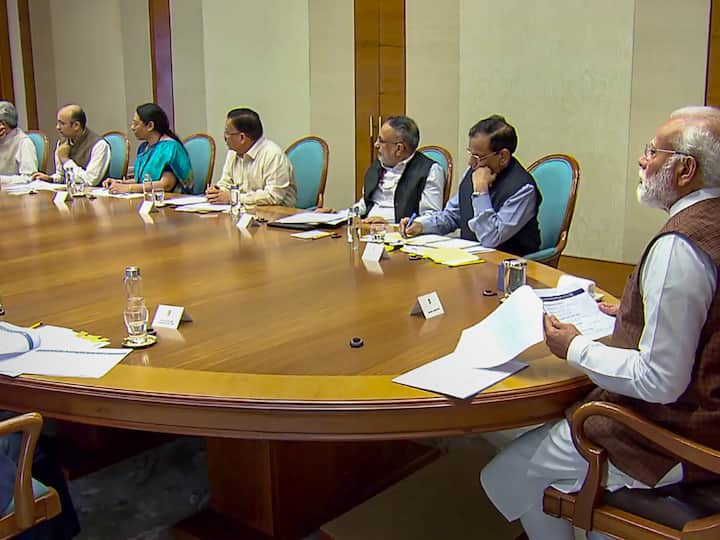Covid-19 Review Meeting: PM Modi stresses to follow respiratory hygiene, adherence to Covid-appropriate behaviour: Statement Covid Meet: PM Modi Calls For Testing of All SARI Cases, Ramping Up Genome Sequencing