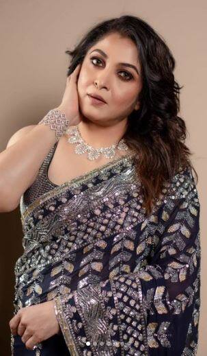 ਕਿੰਨੀ ਪੜ੍ਹੀ-ਲਿਖੀ ਹੈ ਬਾਹੂਬਲੀ ਦੀ ਸ਼ਿਵਗਾਮੀ ਦੇਵੀ