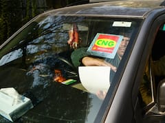 दिल्ली में सीएनजी वाहन खरीद में आई कमी, वजह जानकर चौंक जाएंगे