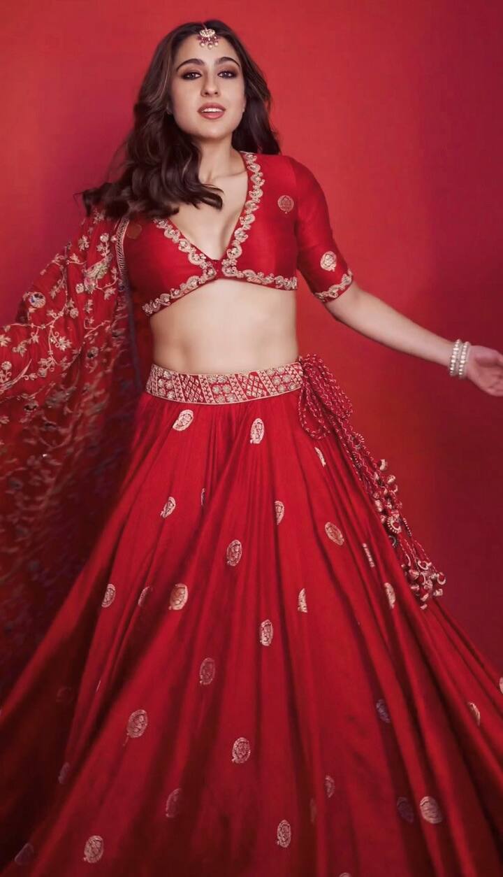 वहीं दमदार एक्टिंग के दम पर सारा अली खान ने इंडस्ट्री में अपनी खास पहचान बनाई है.
