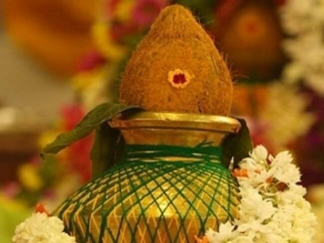 કળશને ક્યારેય પણ અશુદ્ધ હાથથી સ્પર્શ કરવો જોઈએ નહીં. જે ઘરમાં કલશની સ્થાપના કરવામાં આવે છે તે ઘર ક્યારેય ખાલી ન રાખવું જોઈએ.