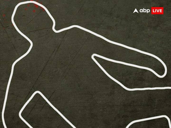 Khargone 77 year old Father killed his son by stabbing him in Madhya Pradesh surrender in police station MP Crime News: अवैध संबंध के शक में रिश्तों का कत्ल, 77 साल के पिता ने बेटे को चाकू घोंपकर उतारा मौत के घाट