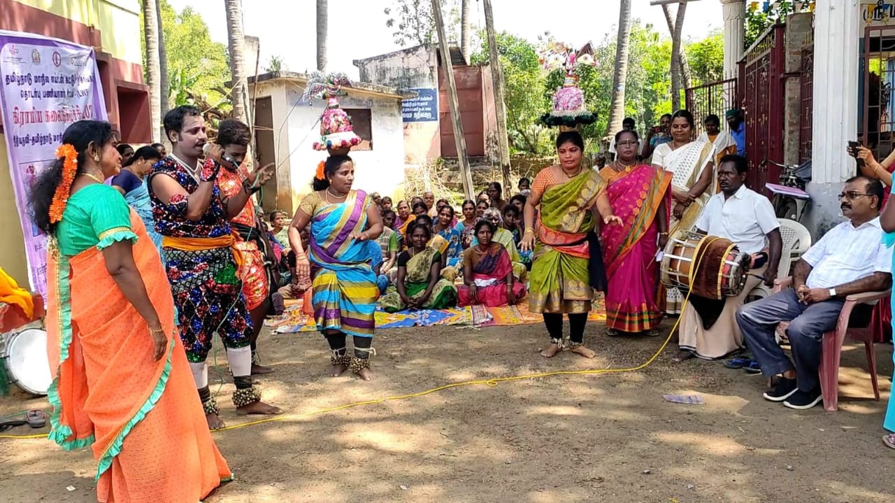 கும்பகோணம் அருகே அலவந்திபுரத்தில் எச்ஐவி குறித்து கிராமிய கலை நிகழ்ச்சி மூலம் விழிப்புணர்வு