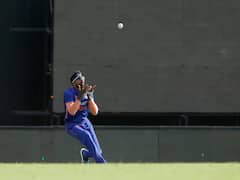 మెల్లగా బ్యాటింగ్ చేస్తున్న ఆస్ట్రేలియా - సగం ఓవర్లు ముగిసేసరికి స్కోరు ఎంతంటే?