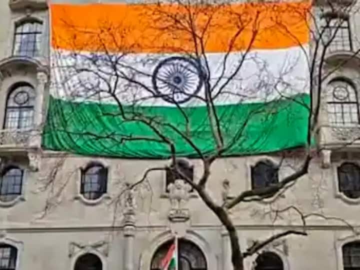 Giant Tricolor Put Up By Indian High Commission Team Atop High Commission Building In London During Pro Khalistan Protest Video