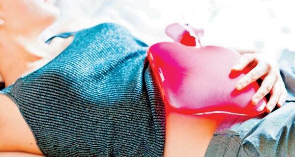 ગરમ શેક-જ્યારે પણ તમને ગેસ થયા પછી દુખાવો થાય છે, ત્યારે તમે શરીરના તે ભાગ પર ગરમ પાણીની બોટલ અથવા ગરમ ટુવાલ લગાવી શકો છો, જે સ્નાયુઓને આરામ આપે છે અને ગેસથી રાહત આપે છે.