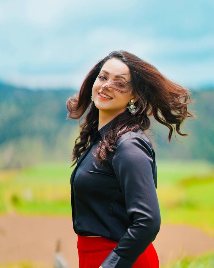 తెలుగులో ‘ఒంటరి’, ‘హీరో’, ‘నిప్పు’, ‘మహాత్మా’ సినిమాల్లో నటించింది. Photo Credit: Bhavana🧚🏻♀️Mrs.June6/Instagram