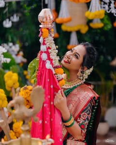 Priya Marathe :  हिरवी नऊवारी..नाकात नथ...केसात गजरा; पाहा प्रिया मराठेचा मराठी साज