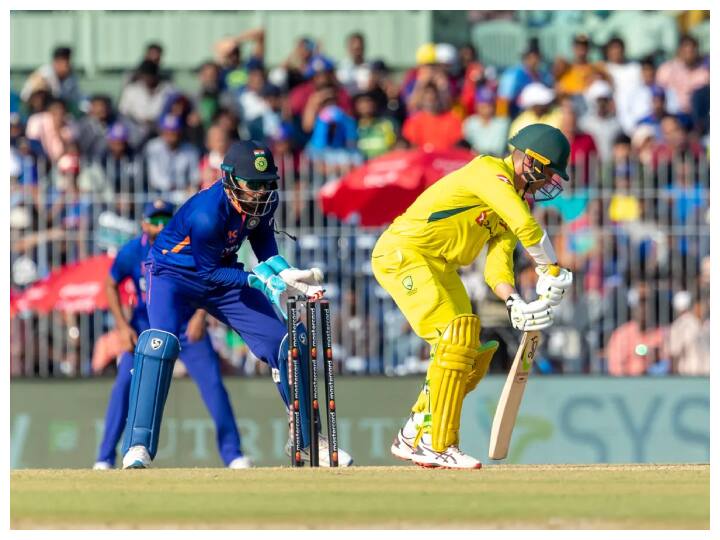 Ind vs Aus 2023 Kuldeep Yadav bold Alex Carey on a magical ball, video went viral on social media IND vs AUS 3rd ODI: कुलदीप यादव ने 'जादुई' गेंद पर एलेक्स कैरी को किया बोल्ड, सोशल मीडिया पर वीडियो वायरल