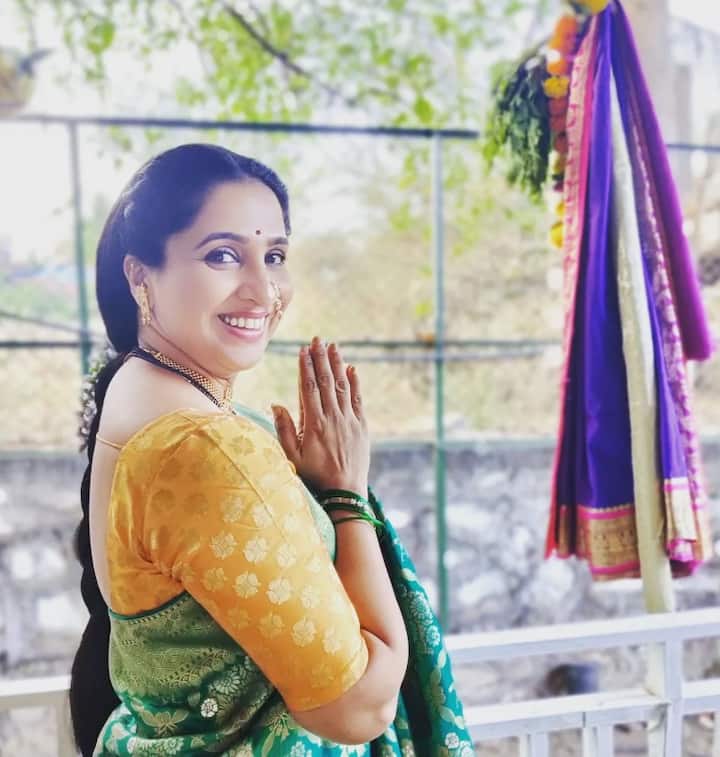 मधुराणीने गुढीसोबतचा फोटो पोस्ट केला आहे. फोटो पोस्ट करत तिने लिहिलं आहे,