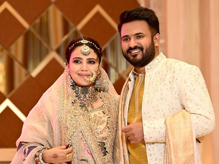 Swara Bhaskar Thanks Pakistani Designer For Her Royal Lehenga On Walima. Have A Look Swara Bhaskar Thanks Pakistani Designer For Her Royal Lehenga On Walima. Have A Look