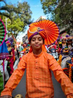 Gudi Padwa 2023: महाराष्ट्र में धूमधाम से मनाया गया गुड़ी पड़वा, पारंपरिक पोशाक में दिखे बच्चे और महिलाएं
