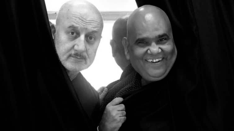 Anupam Kher condemns rumours surrounding Satish Kaushik’s death; says, “He needs a dignified exit” Anupam Kher on Satish Kaushik’s death: ওঁকে সম্মানের সঙ্গে বিদায় দিন, সতীশ কৌশিকের মৃত্যু ঘিরে গুজবের নিন্দা করে বললেন অনুপম খের