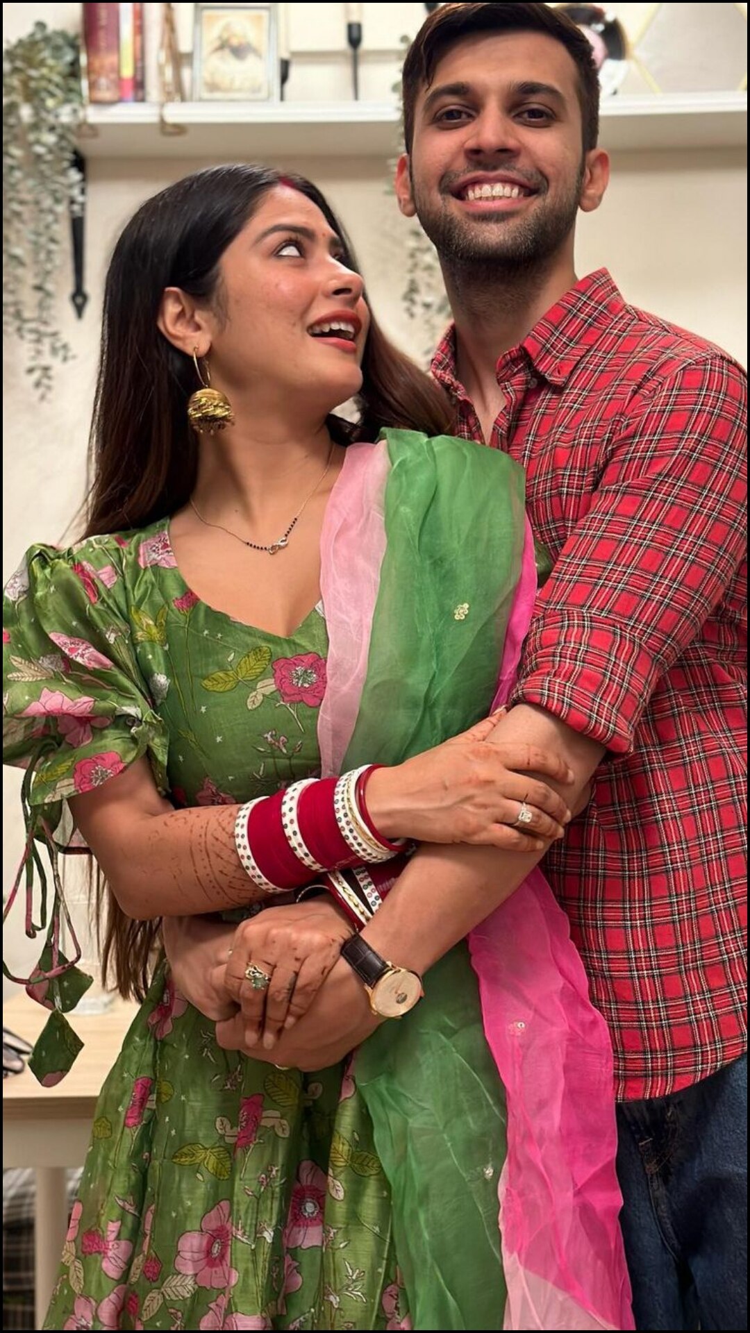 पारसी त्योहार नवरोज पर कृष्णा ने ट्रेडिशनल प्रिंटेड ग्रीन सूट पहना था