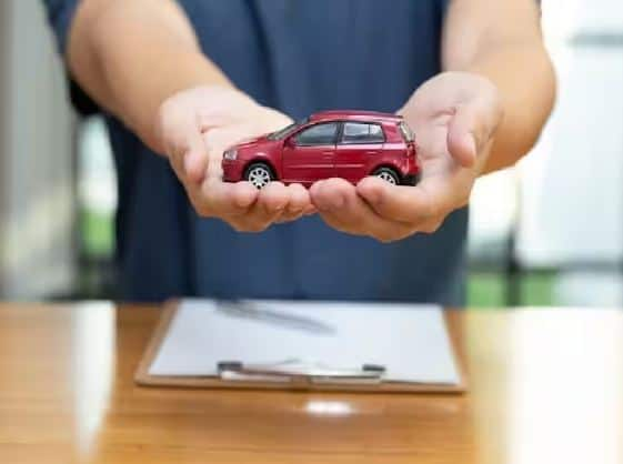 Car Loan Offers: ਹਰ ਵਿਅਕਤੀ ਦਾ ਸੁਪਨਾ ਹੁੰਦਾ ਹੈ ਕਿ ਉਸ ਦਾ ਆਪਣਾ ਘਰ ਅਤੇ ਕਾਰ ਹੋਵੇ। ਇਸ ਸੁਪਨੇ ਨੂੰ ਪੂਰਾ ਕਰਨ ਲਈ ਲੋਕ ਬੈਂਕਾਂ ਤੋਂ ਕਰਜ਼ਾ ਲੈਂਦੇ ਹਨ।