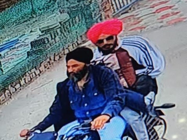 Amritpal Singh Arrest Operation: कभी बाइक पर तो कभी मोटरगाड़ी पर बाइक...ऐसे हुलिया बदलकर भागा था अमृतपाल, पुलिस की तलाश अभी भी जारी