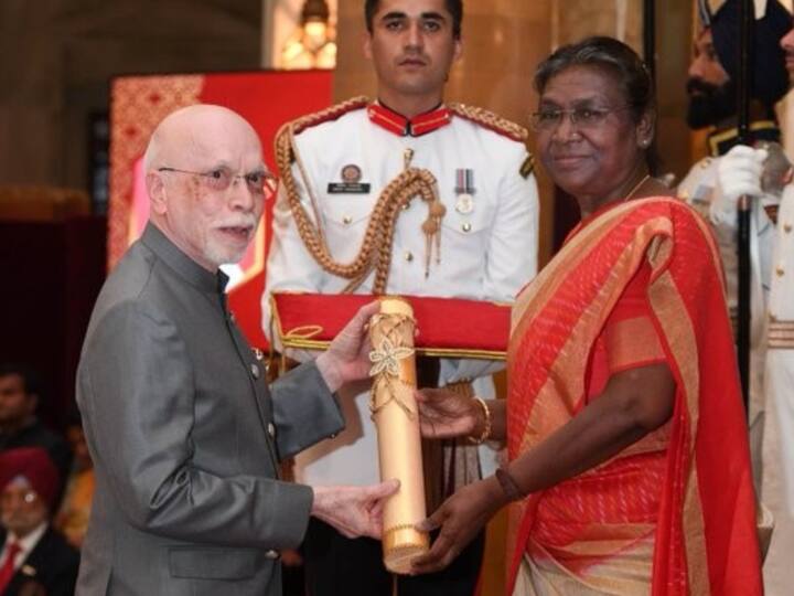 The Padma Shri was also given to Sankurathri Chandrasekhar, a managing trustee of the Sankurathri Foundation (which has educated a large number of students from rural areas, provided eye care to over 37 lakh people, and performed over 3 lakh surgeries).