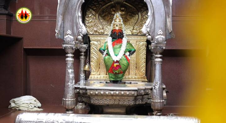 पुणे जिल्ह्यातील रांजणगाव येथील भाविक नानासाहेब मोरे पाचनकर यांनी ही फुल सजावटीची सेवा दिली आहे.
