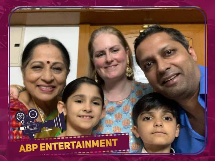 Edirneechal serial fame satyapriya family photos with her American daughter-in-law photos goes viral online Edhirneechal Sathyapriya : அமெரிக்க மருமகளுடன் விசாலாட்சி.. வைரலாகும் எதிர்நீச்சல் சத்யபிரியாவின் புகைப்படங்கள்..