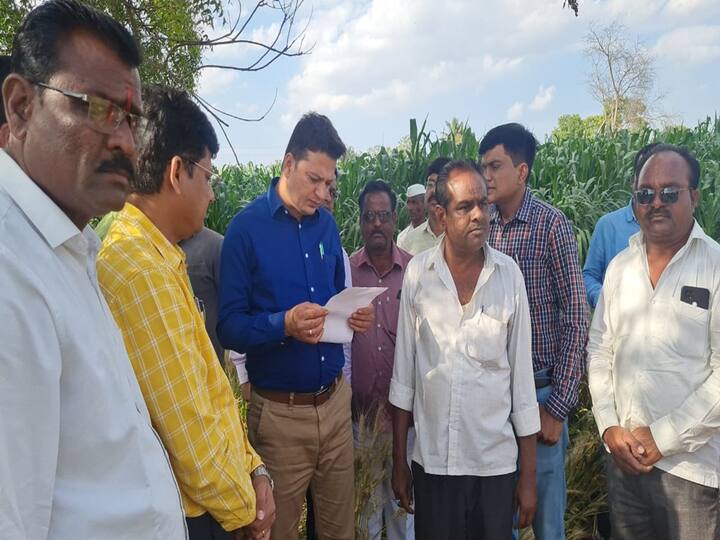 छत्रपती संभाजी नगरचे जिल्हाधिकारी आस्तिककुमार पाण्डेय (Aastik Kumar Pandey) यांनी कन्नड तालुक्यातील शेतपिकांचे झालेल्या नुकसानीची पाहणी करून आढावा घेतला.