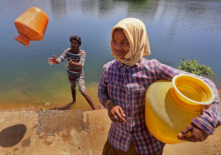 জলের অপর নাম জীবন- প্রাইমারি স্কুলে নানা সময়ে রচনা লিখতে গিয়ে এই লাইন আমরা প্রায় সকলেই লিখেছি। নানা সময়ে পড়েছি বা শুনেছি বহুশ্রুত একটি কবিতার লাইনও। 'water, water everywhere and not a drop to drink'-- স্যামুয়েল টেলর কোলরিজের লেখা বিখ্যাত কবিতার একটি লাইন।