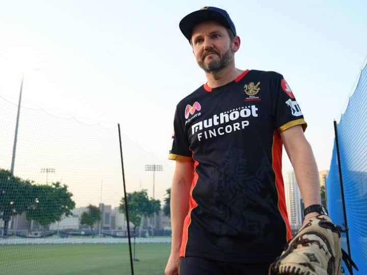 IPL: 'मुझे हर बार याद दिलाया जाता है कि हमने एक भी ट्रॉफी...', RCB डायरेक्टर ने बयां किया अपना दर्द RCB Director of Cricket Mike Hesson on team preparation for IPL 2023 IPL: 'मुझे हर बार याद दिलाया जाता है कि हमने एक भी ट्रॉफी...', RCB डायरेक्टर ने बयां किया अपना दर्द