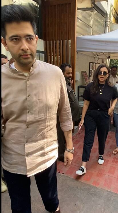 Parineeti Chopra AAP Leader Raghav Chadha Stepped Out For Lunch In Mumbai See Amid Dating News Photos | In Pics: कल डिनर और आज लंच! Parineeti Chopra के साथ मुंबई में दिखे