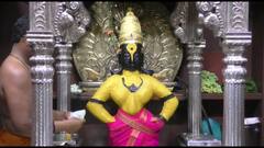 उष्म्यापासून दिलासा मिळण्यासाठी विठुरायाची शीतल चंदन उटी पूजा